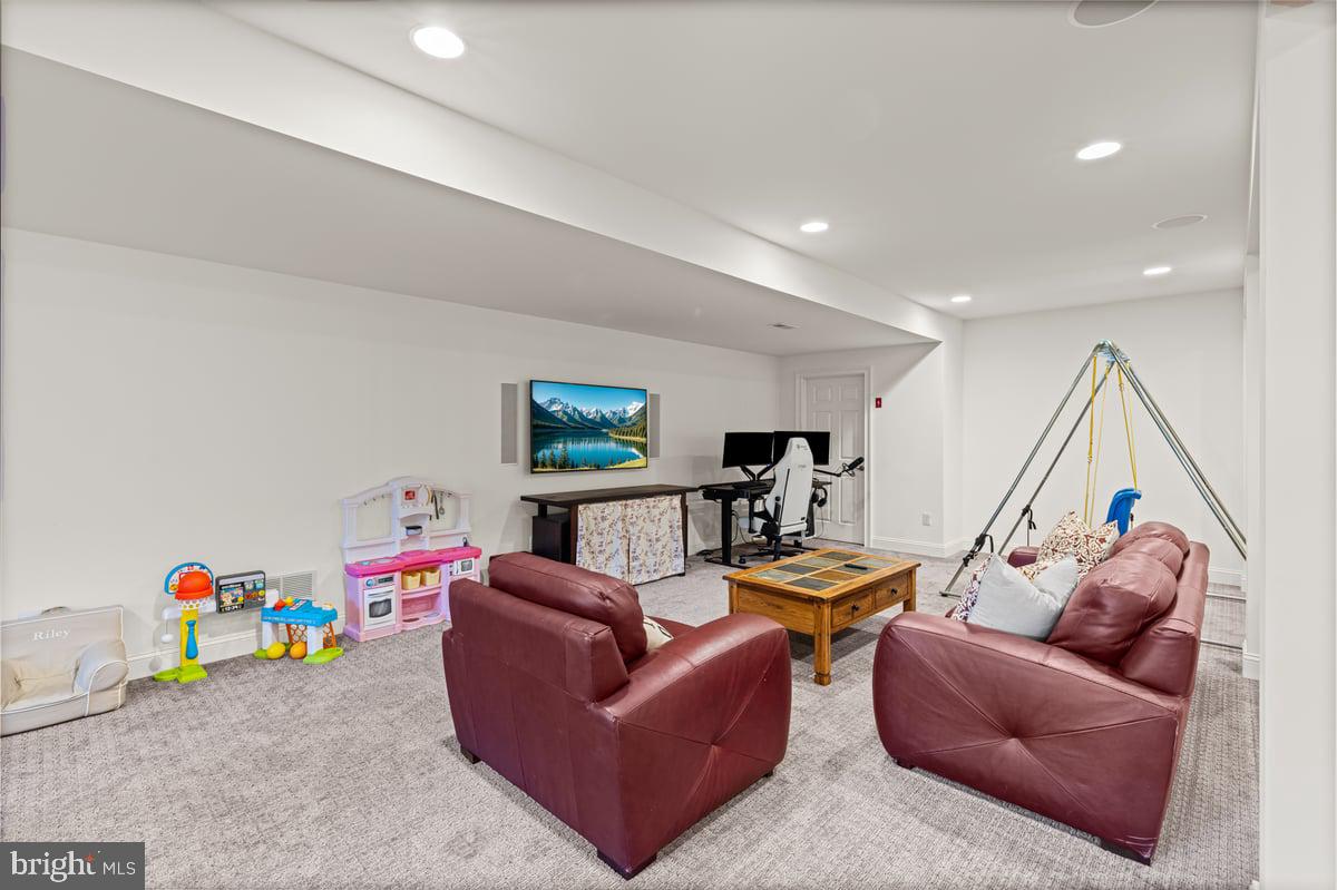 ST JAMES COURT - Residential