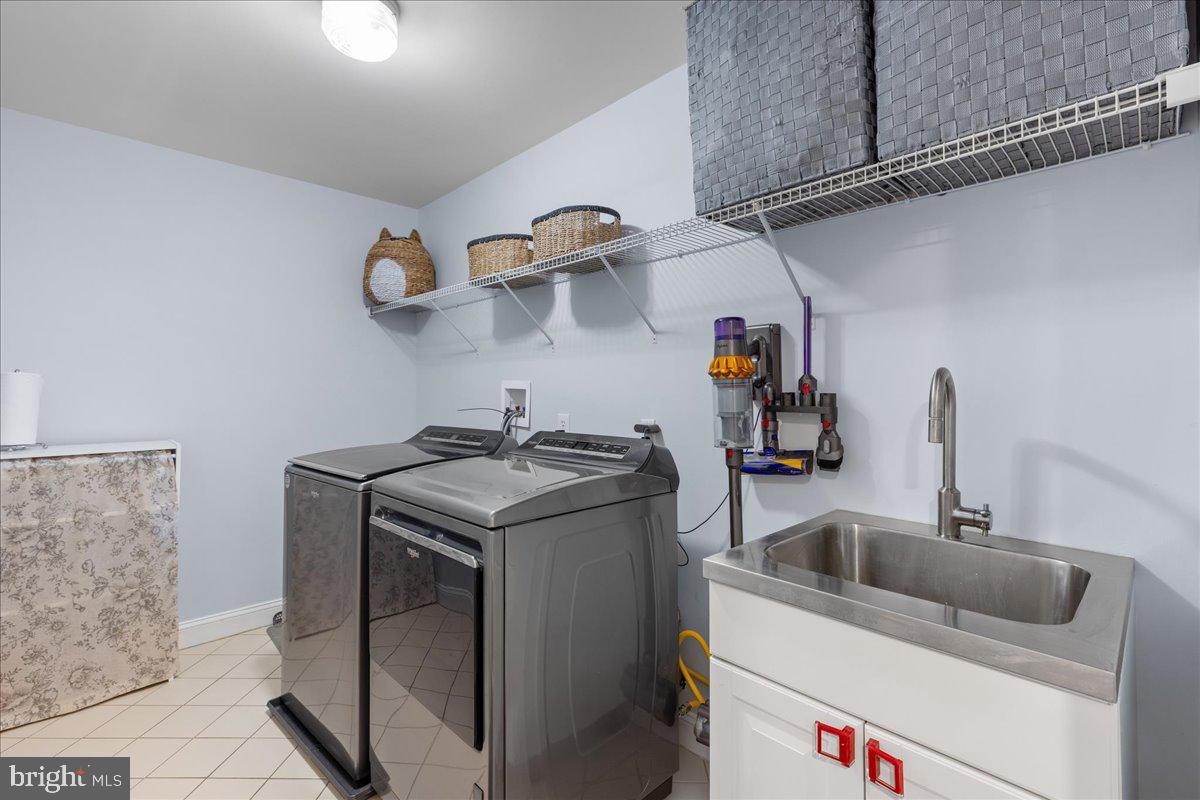 ST JAMES COURT - Residential