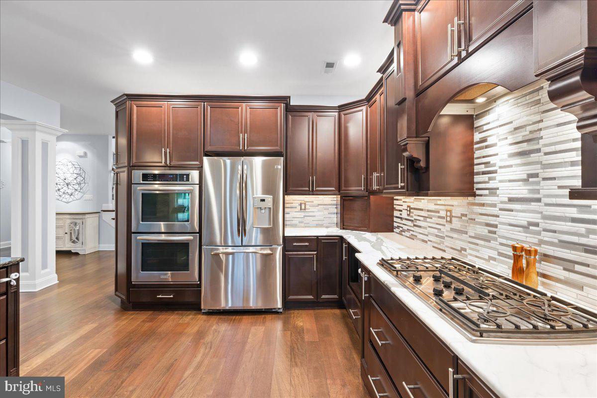 ST JAMES COURT - Residential