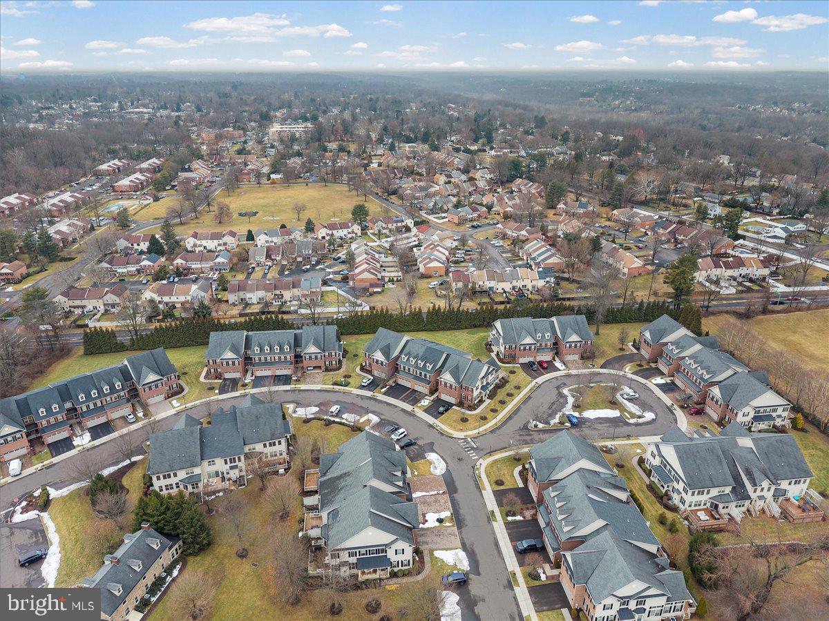 ST JAMES COURT - Residential