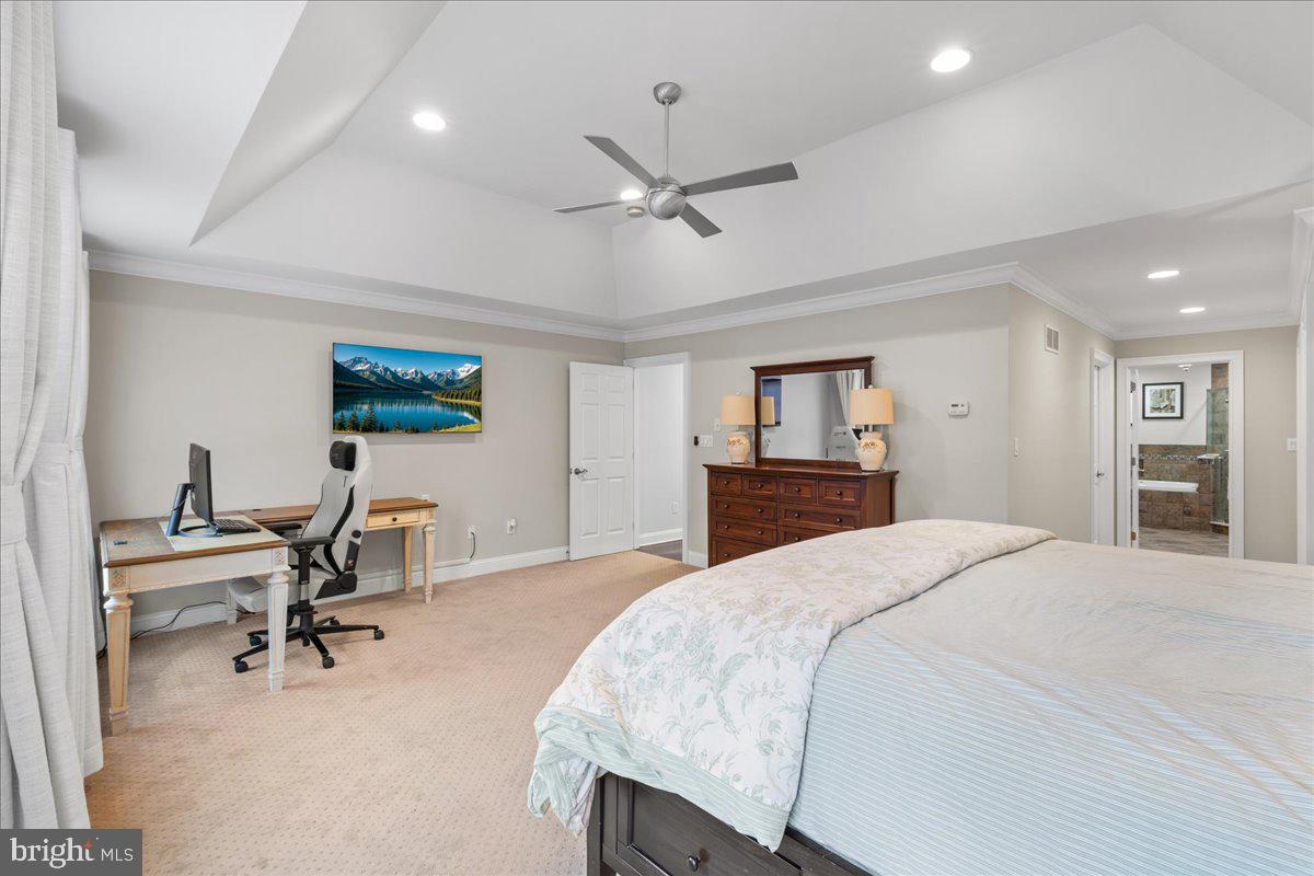 ST JAMES COURT - Residential