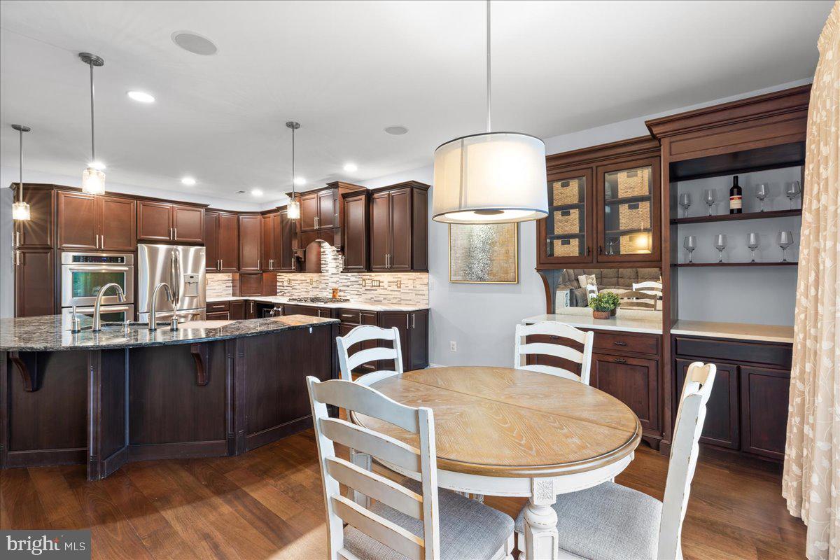 ST JAMES COURT - Residential