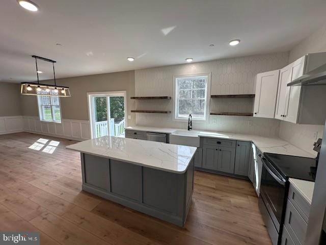 QUEEN ANNE COLONY - Residential