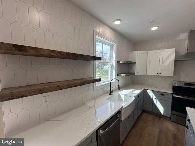 QUEEN ANNE COLONY - Residential