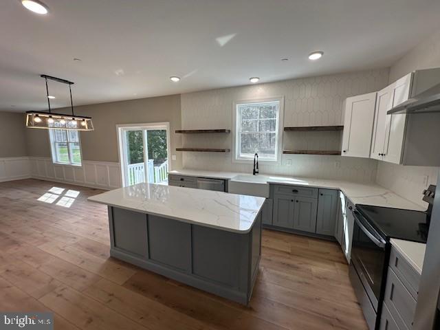 QUEEN ANNE COLONY - Residential