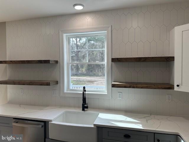 QUEEN ANNE COLONY - Residential