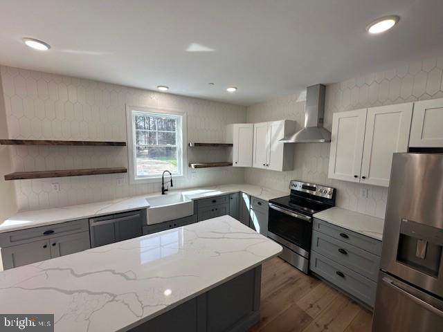 QUEEN ANNE COLONY - Residential