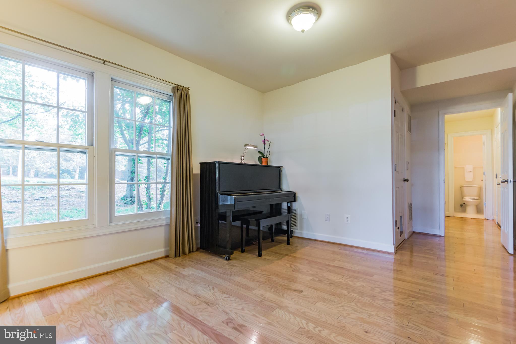 FAIRLAND TOWNS - Residential