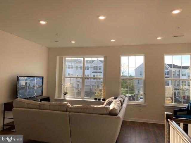 WHISPERING WOODS - Residential Lease