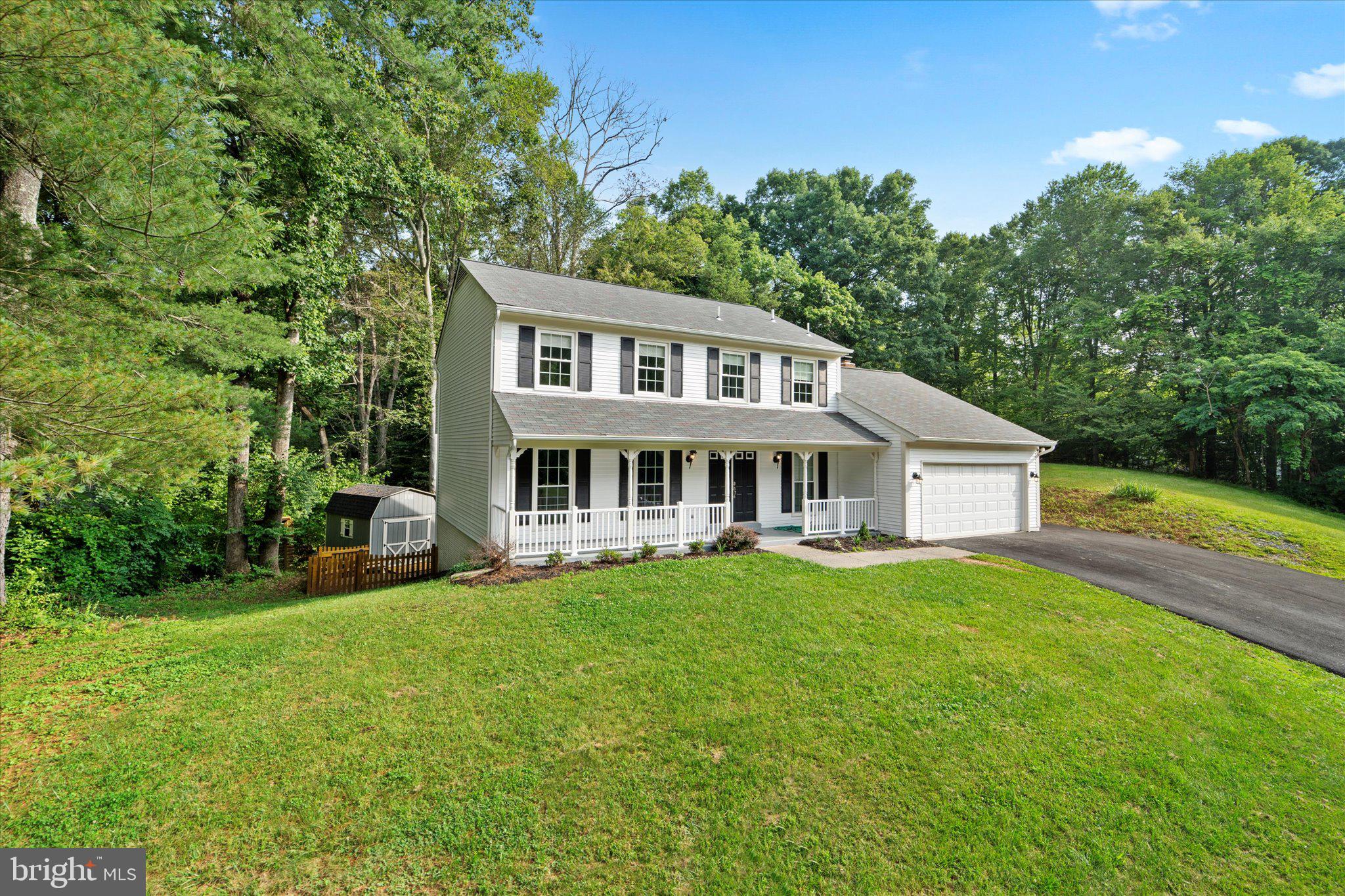 6112 HILLVIEW COURT