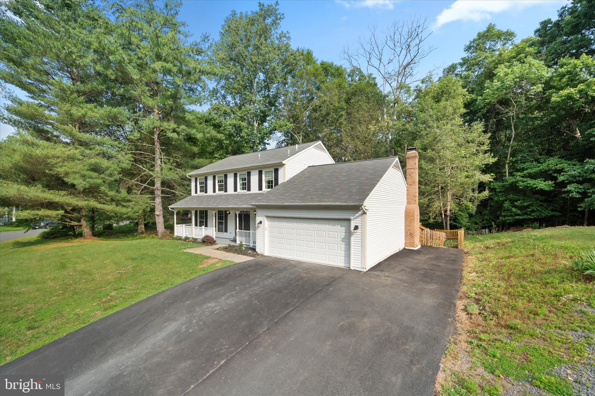 6112 HILLVIEW COURT