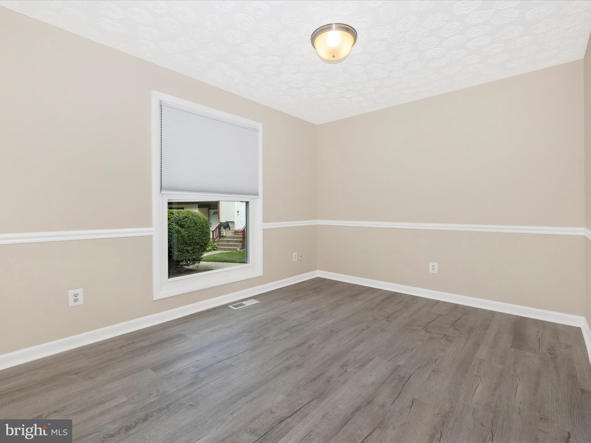 COUNTRY RD TOWNHOUSES - Residential