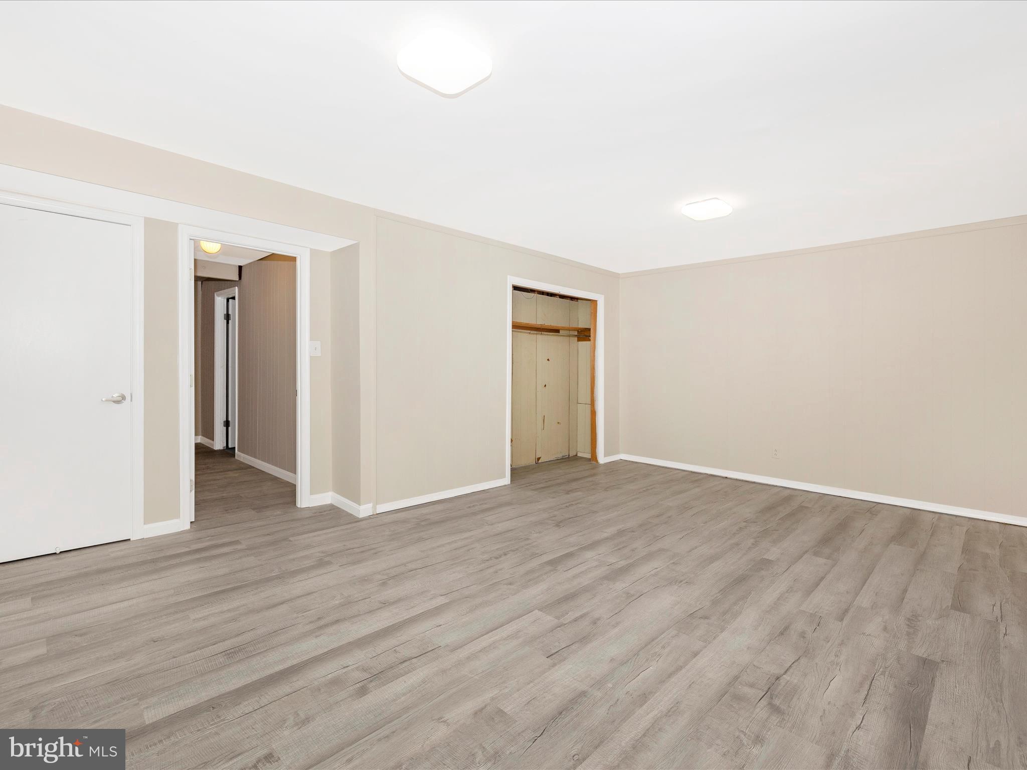 COUNTRY RD TOWNHOUSES - Residential