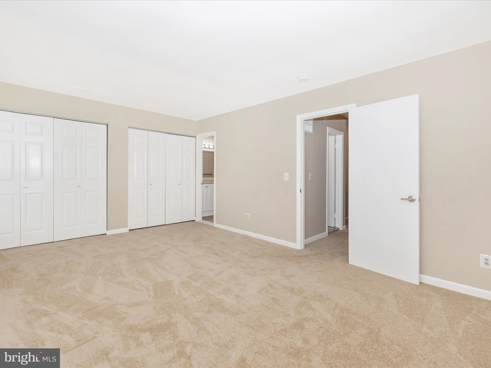 COUNTRY RD TOWNHOUSES - Residential