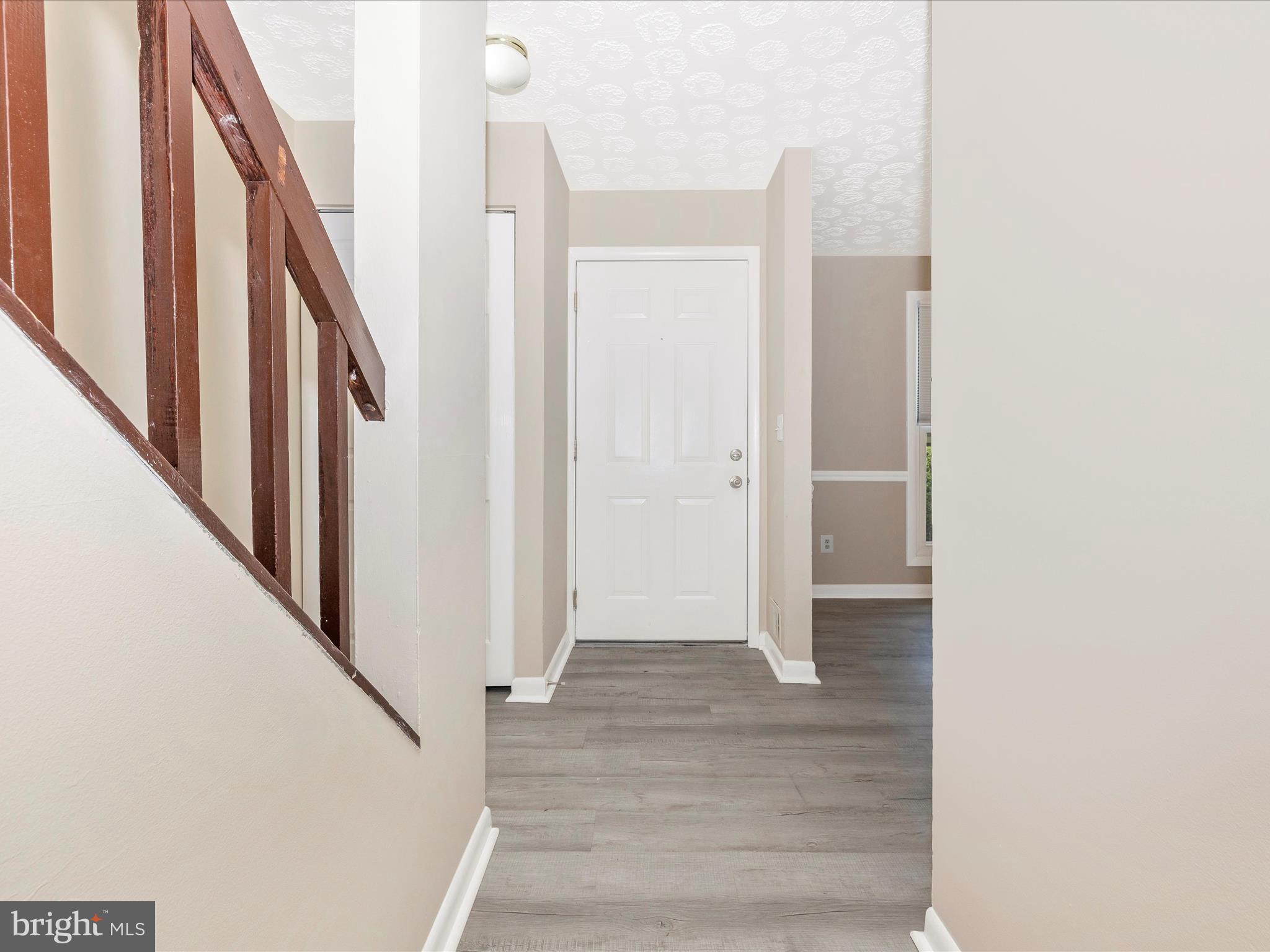 COUNTRY RD TOWNHOUSES - Residential