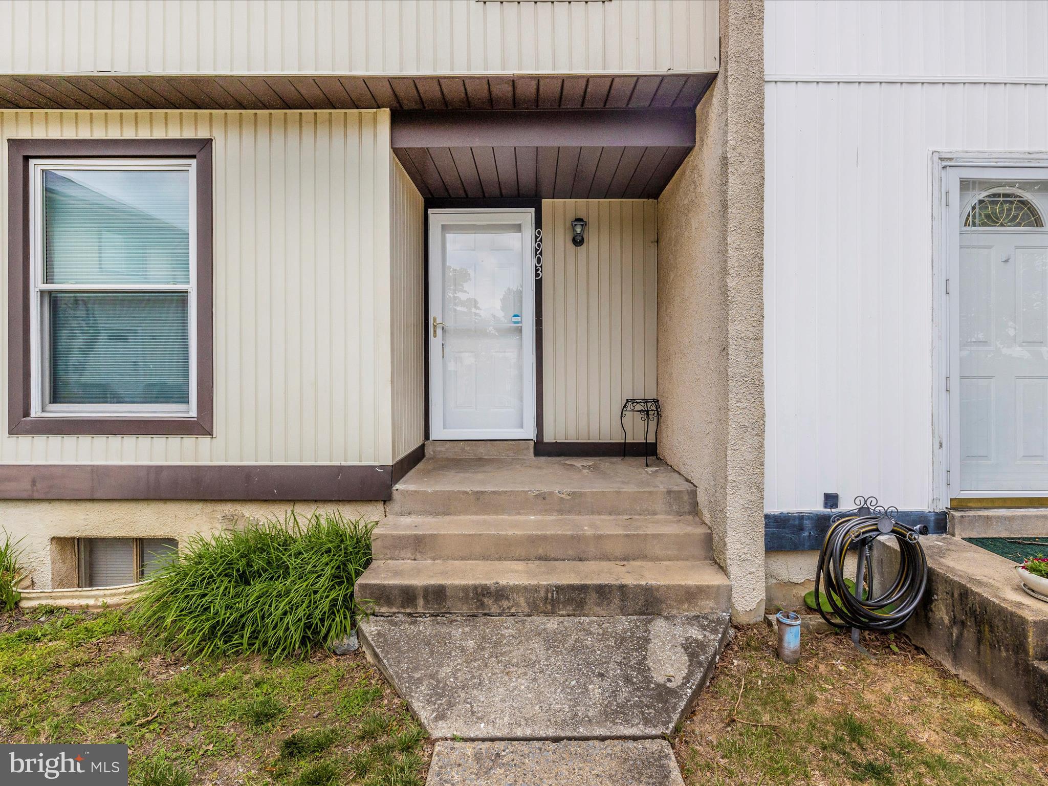 COUNTRY RD TOWNHOUSES - Residential
