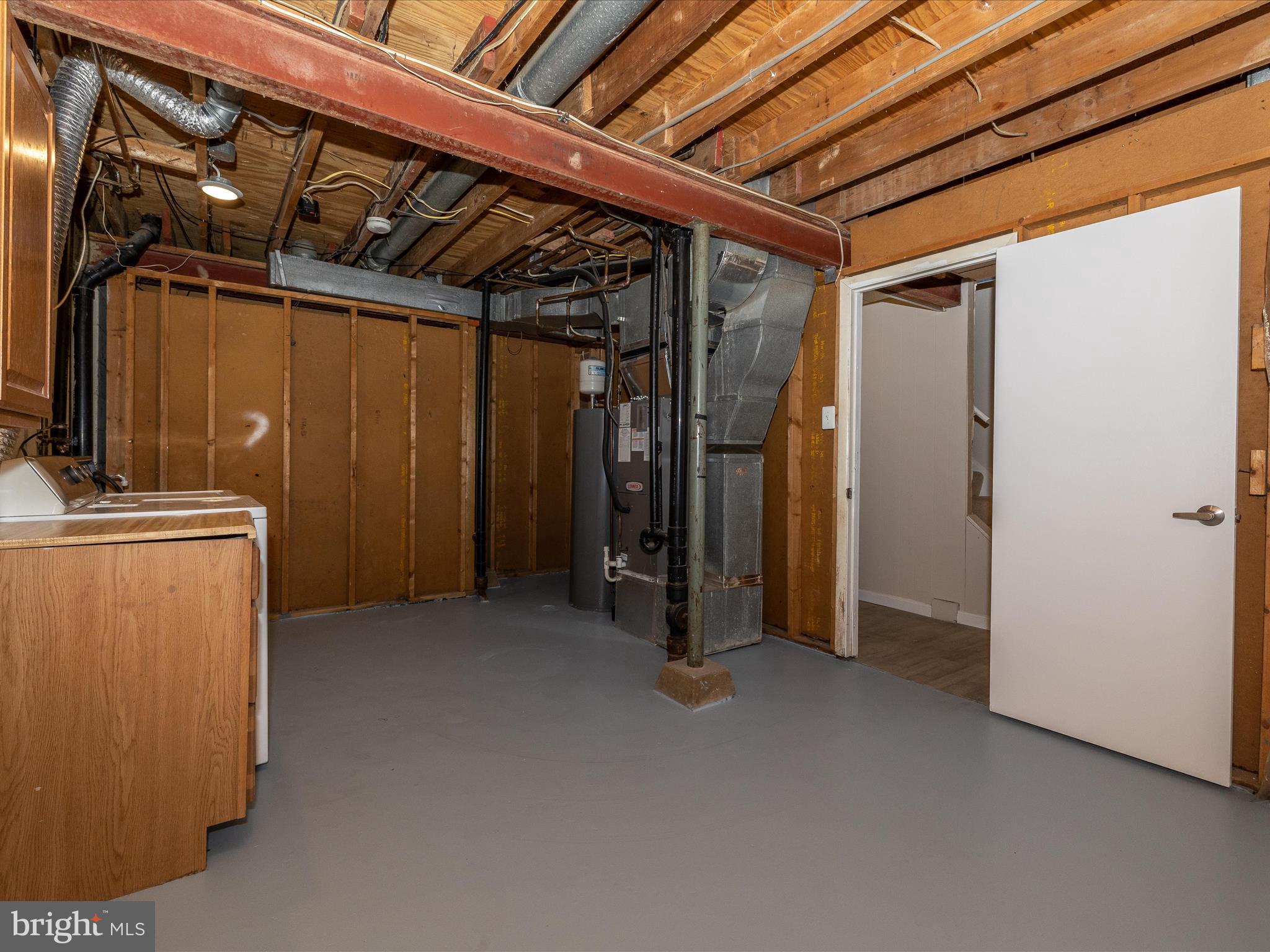 COUNTRY RD TOWNHOUSES - Residential