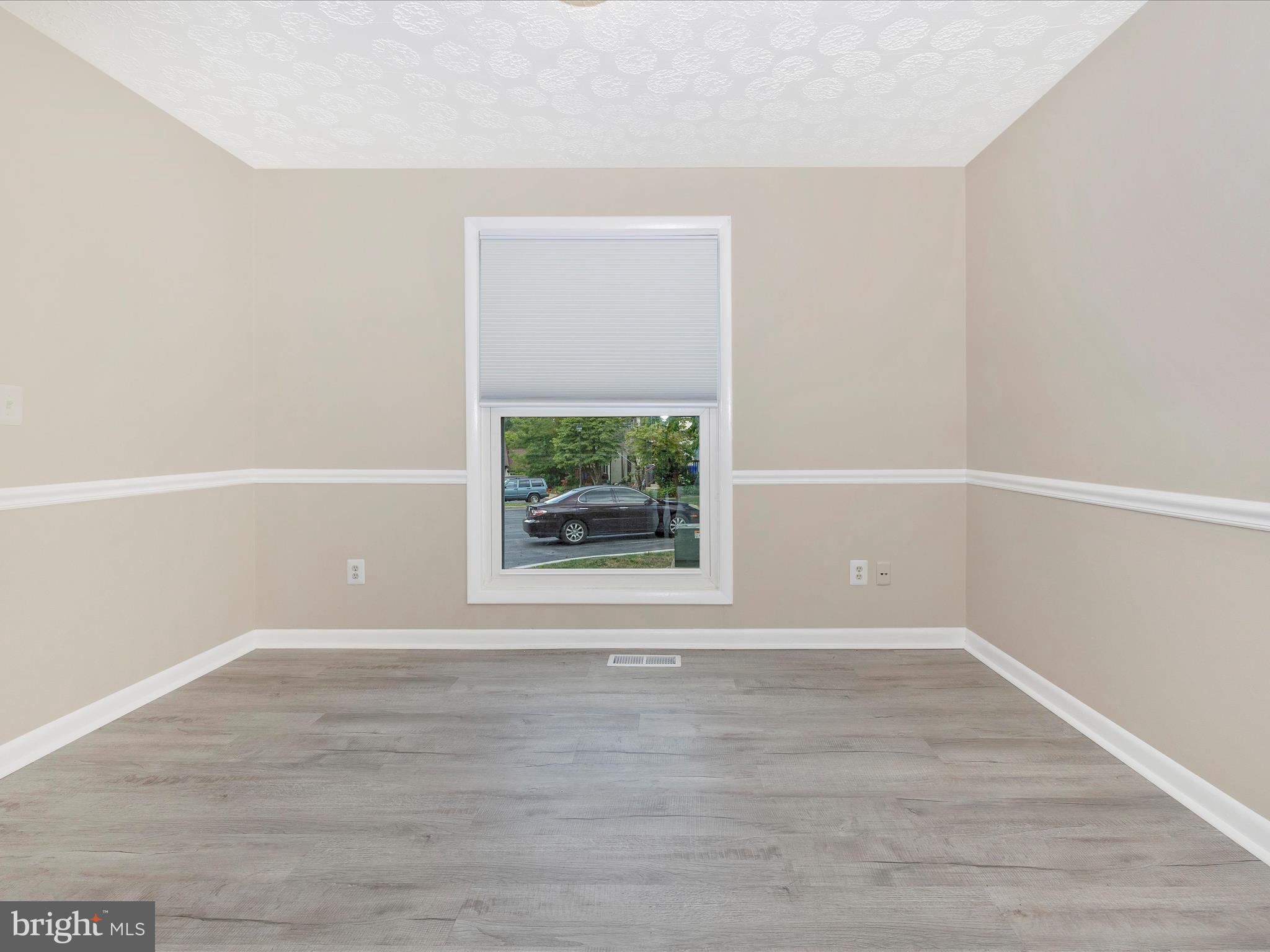 COUNTRY RD TOWNHOUSES - Residential