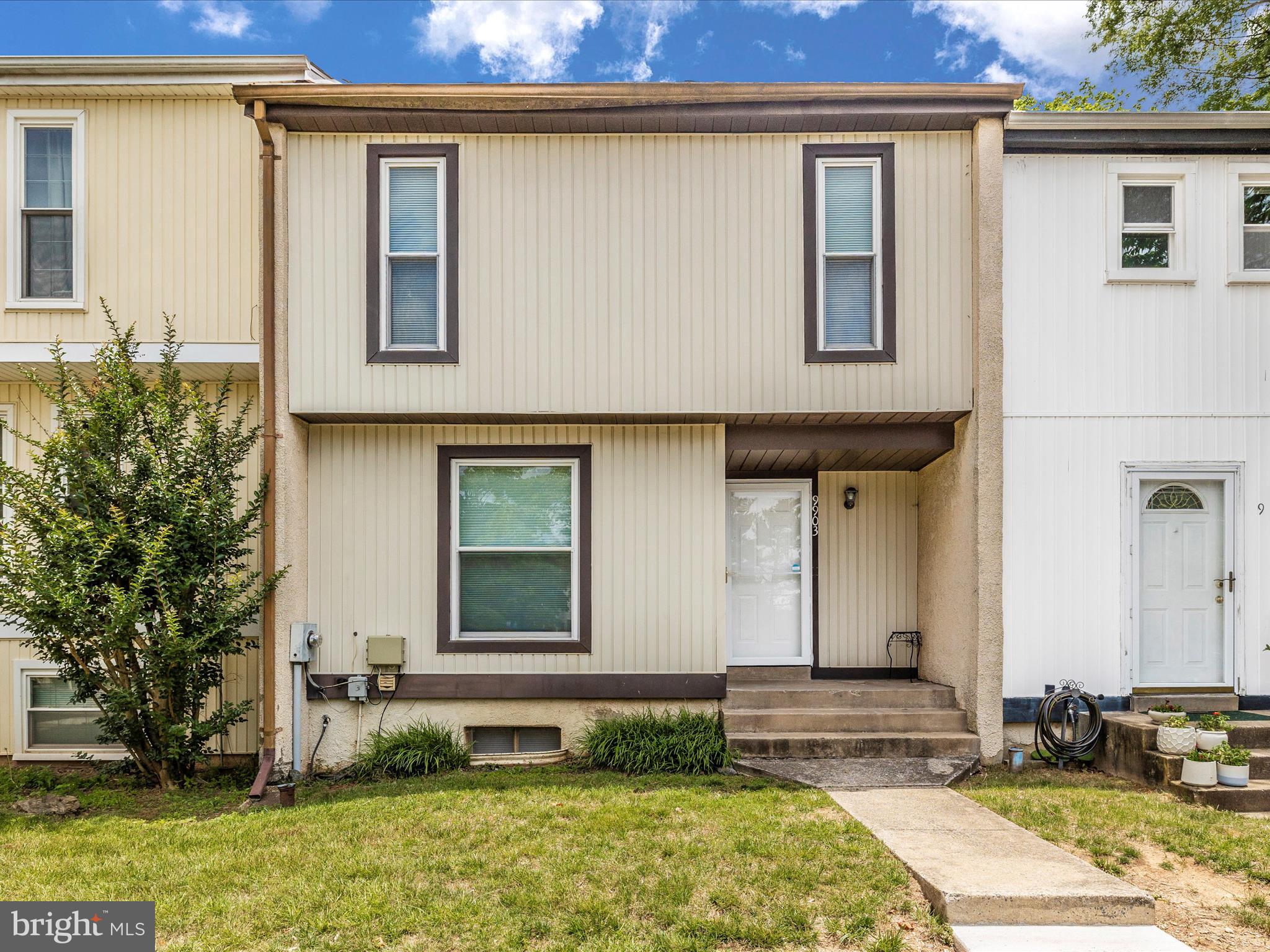 COUNTRY RD TOWNHOUSES - Residential