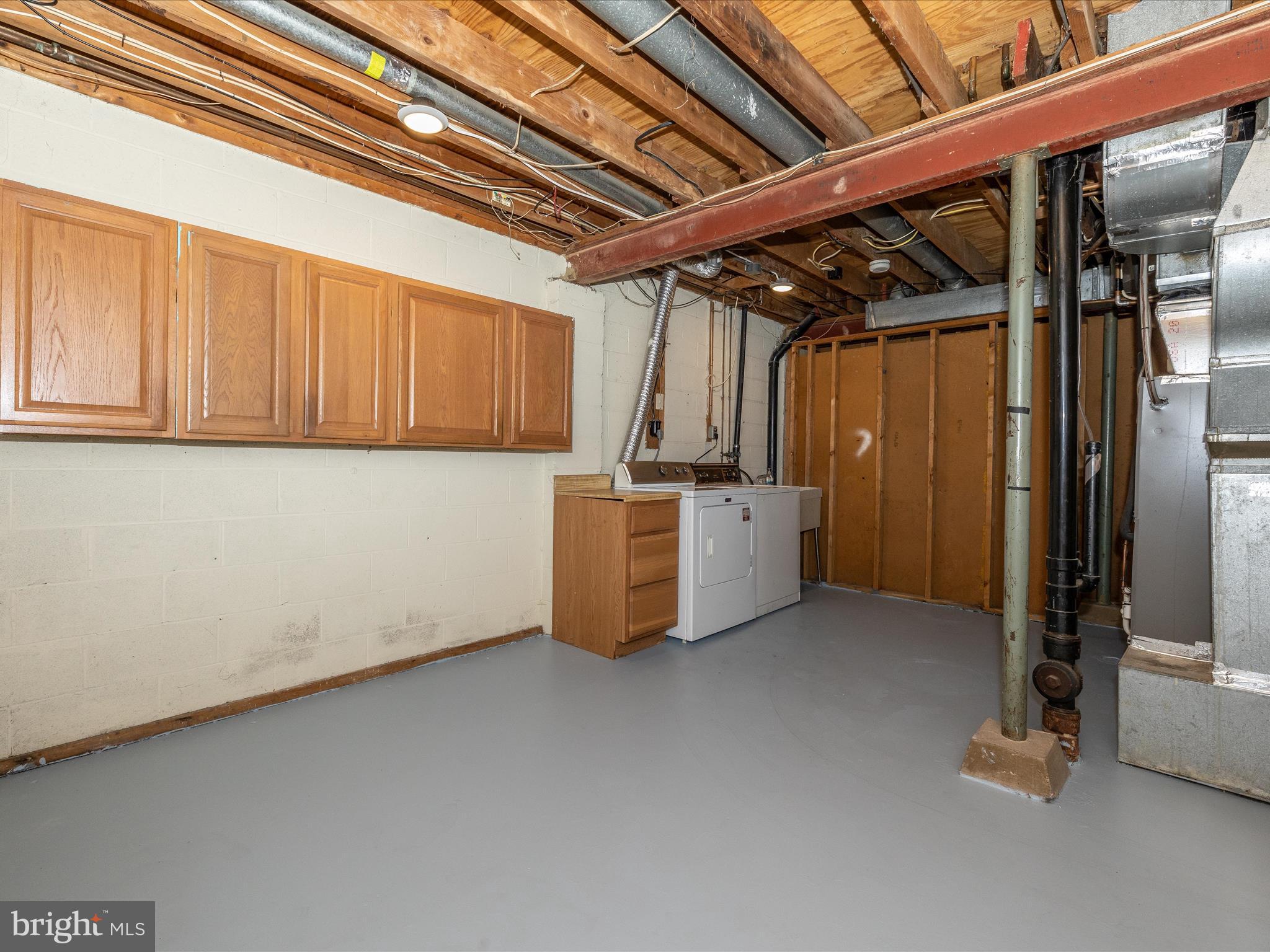 COUNTRY RD TOWNHOUSES - Residential