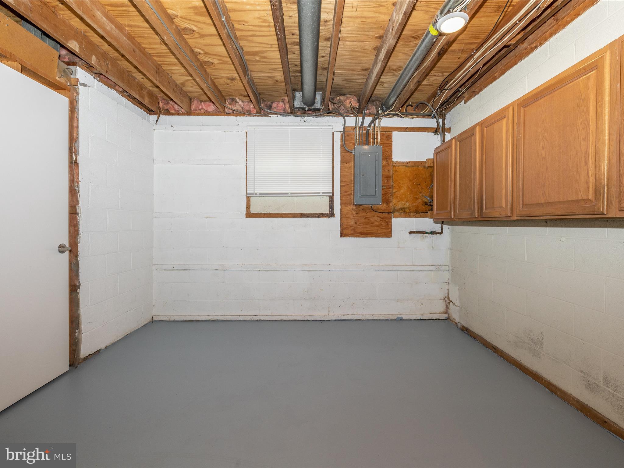 COUNTRY RD TOWNHOUSES - Residential