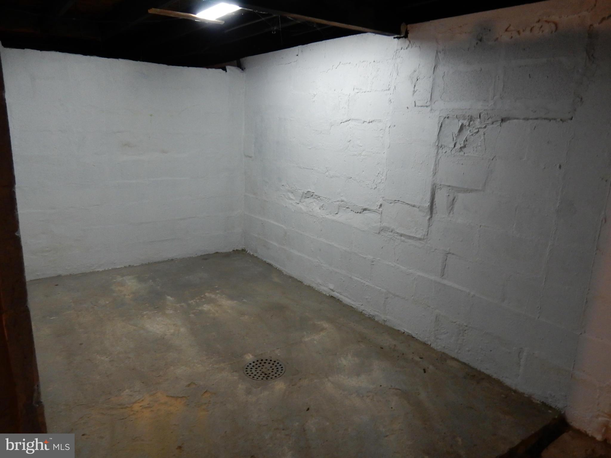 UPPER MAGOTHY BEACH - Residential