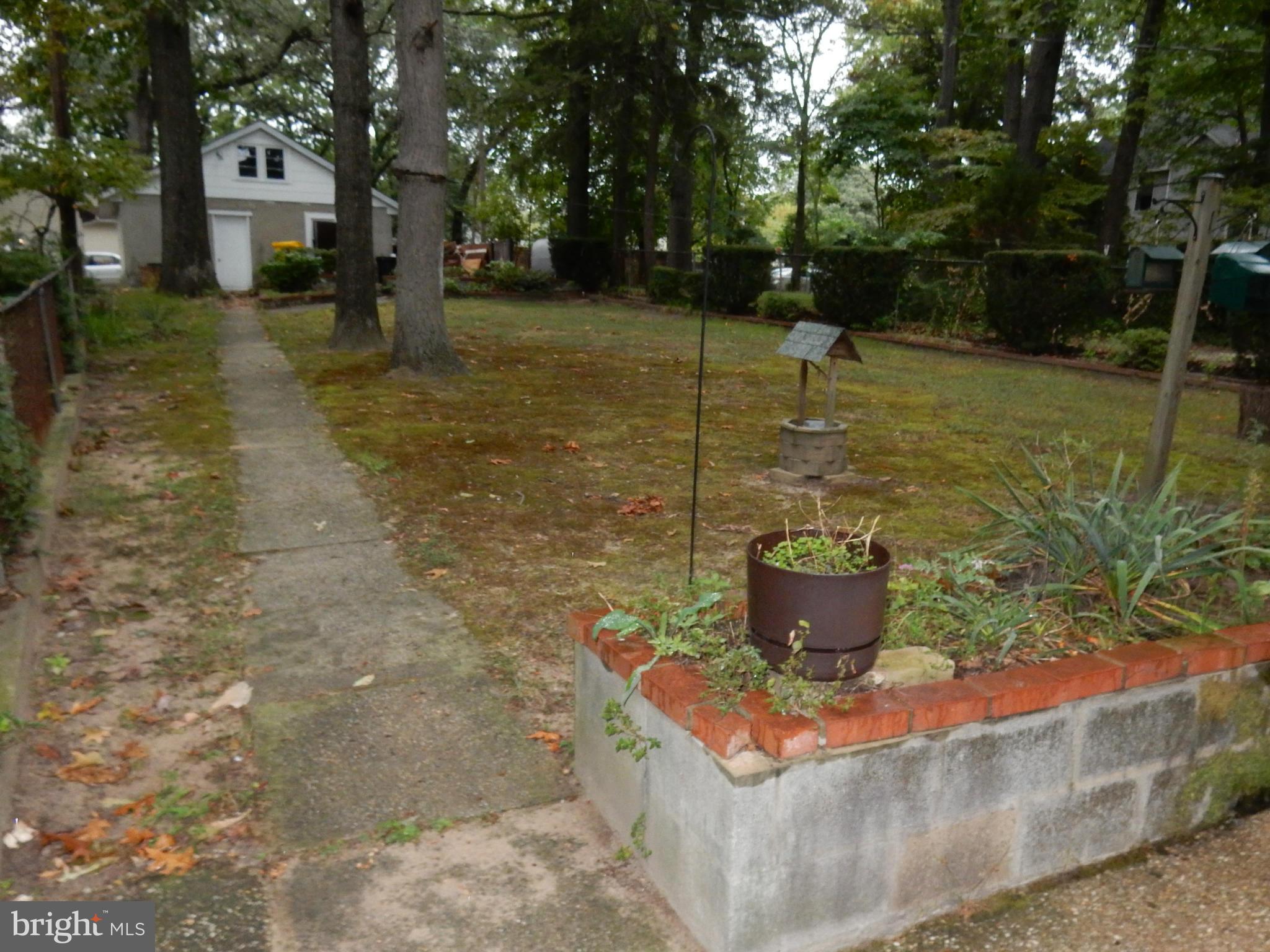 UPPER MAGOTHY BEACH - Residential