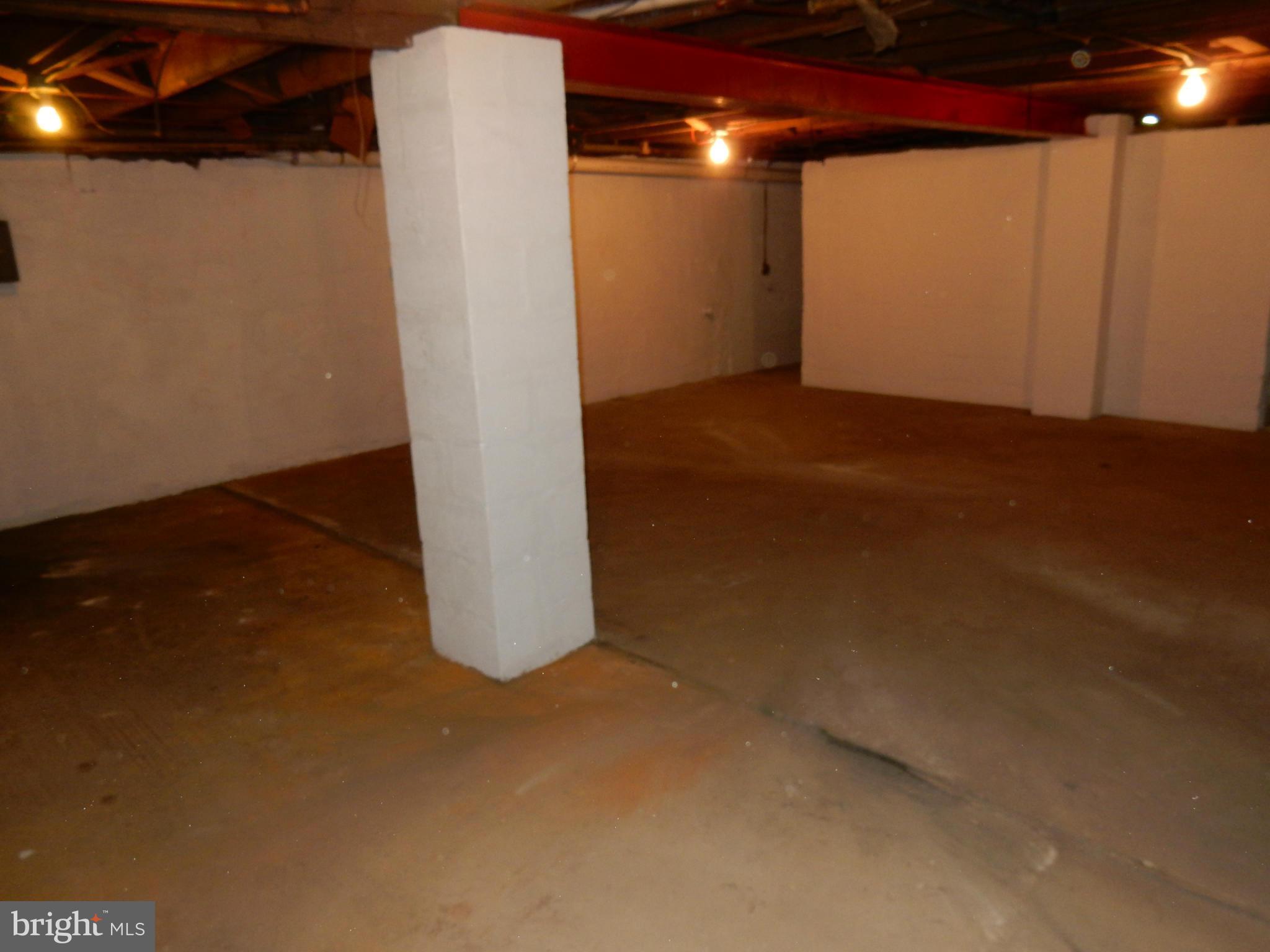 UPPER MAGOTHY BEACH - Residential