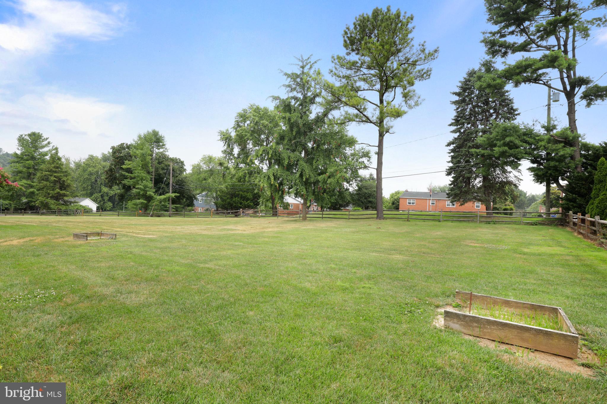 BROOK MEADOWS - Residential