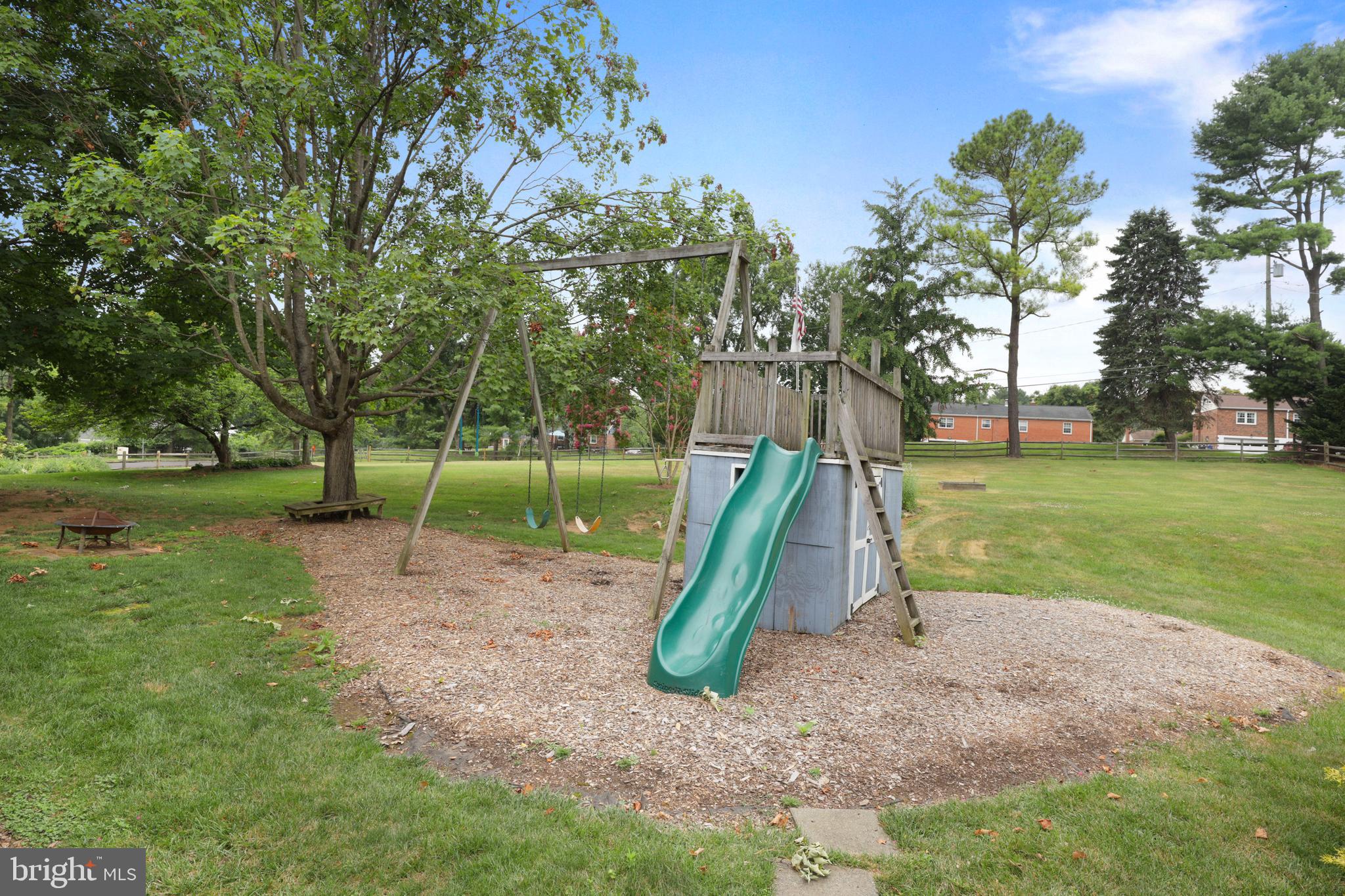 BROOK MEADOWS - Residential