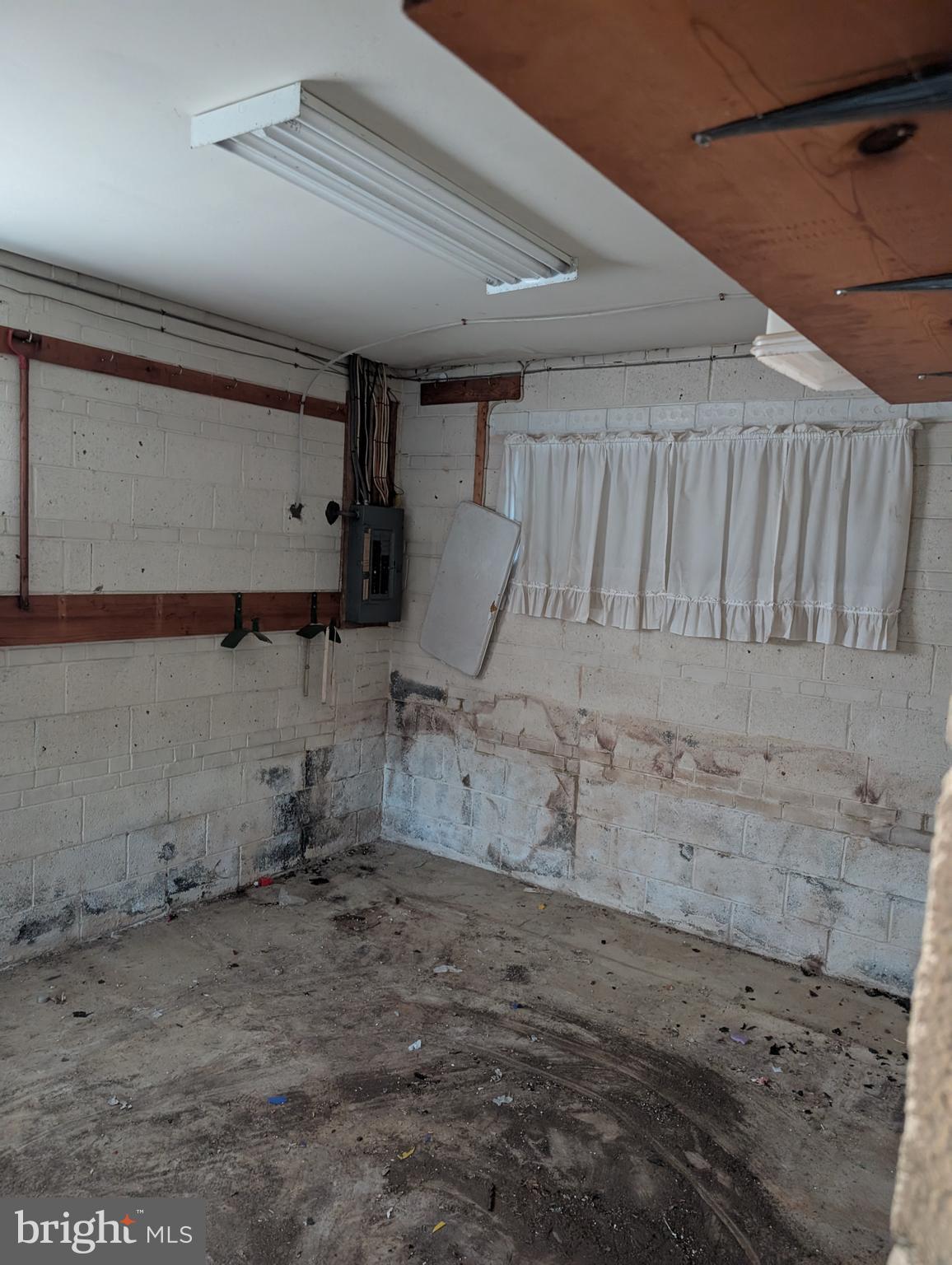 SHERWOOD FOREST - Residential