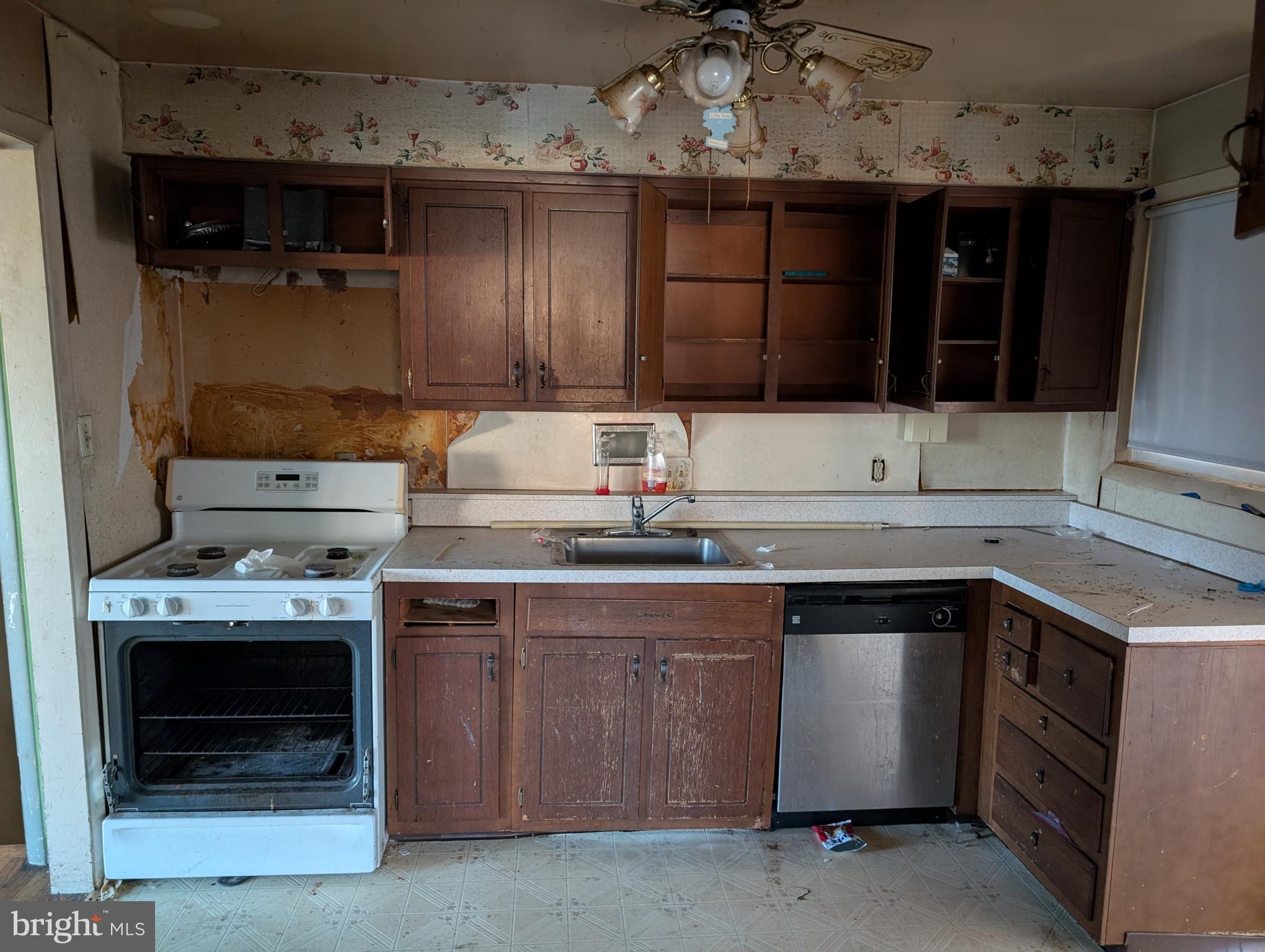 SHERWOOD FOREST - Residential