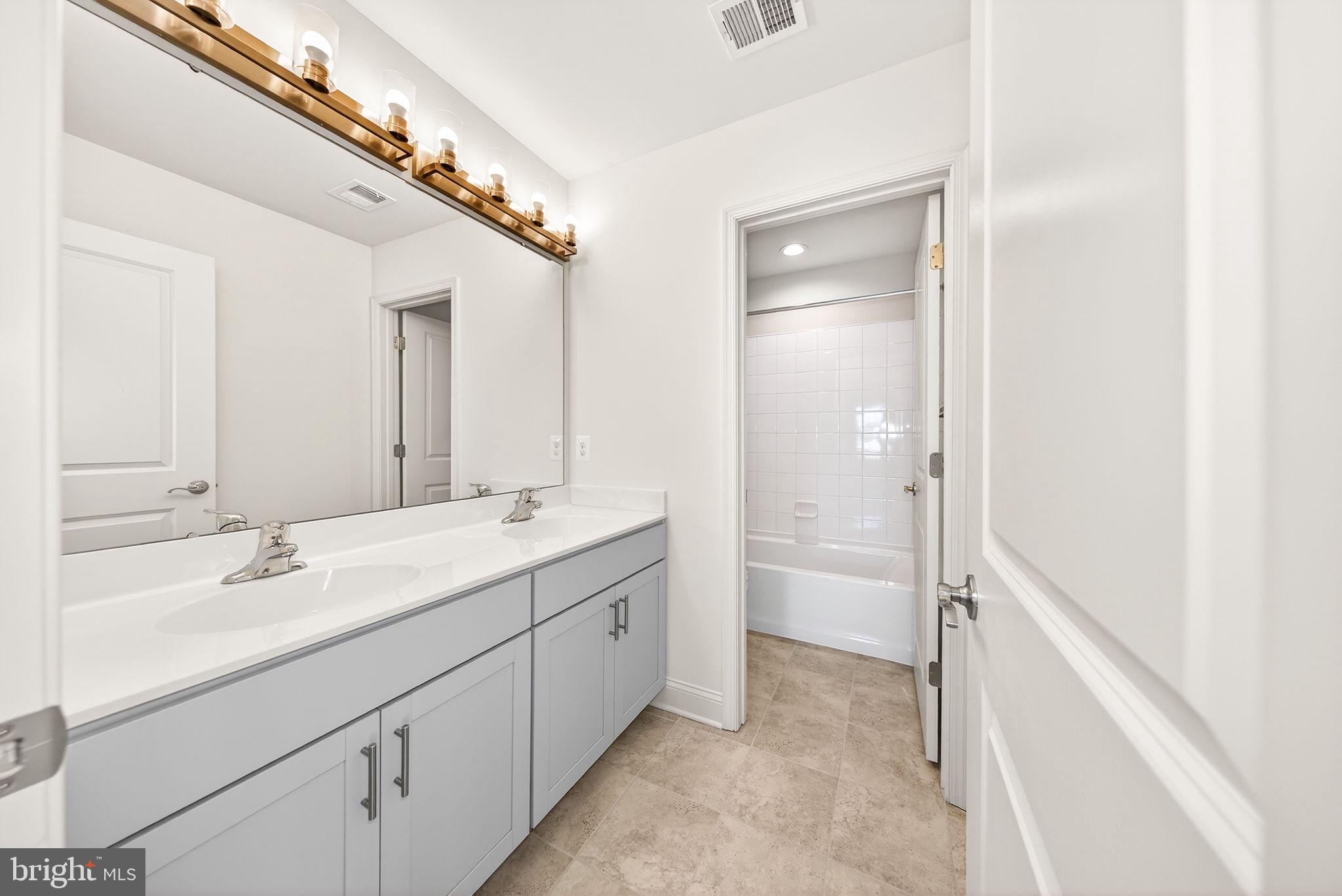 CANAAN WOODS - Residential