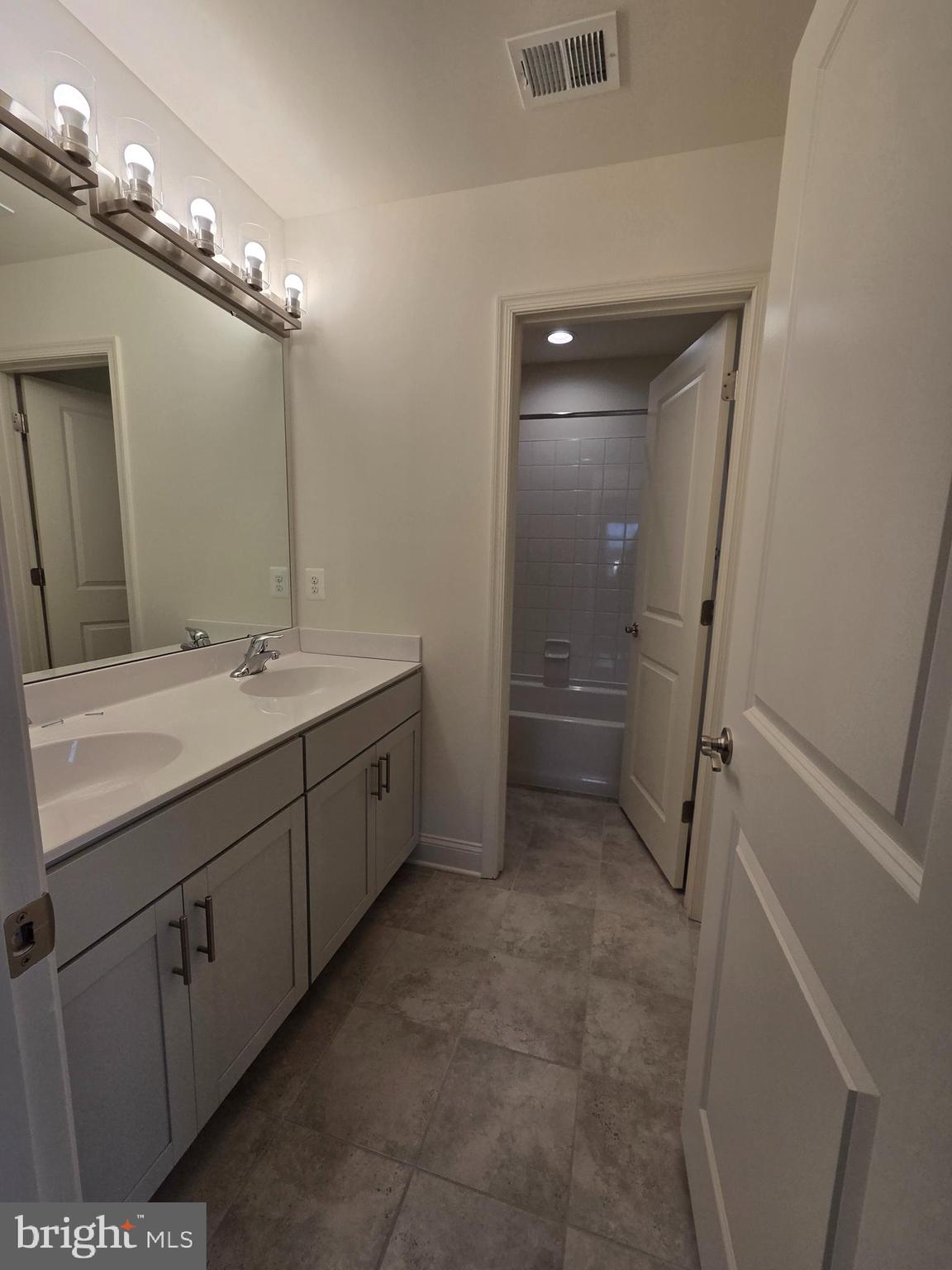 CANAAN WOODS - Residential