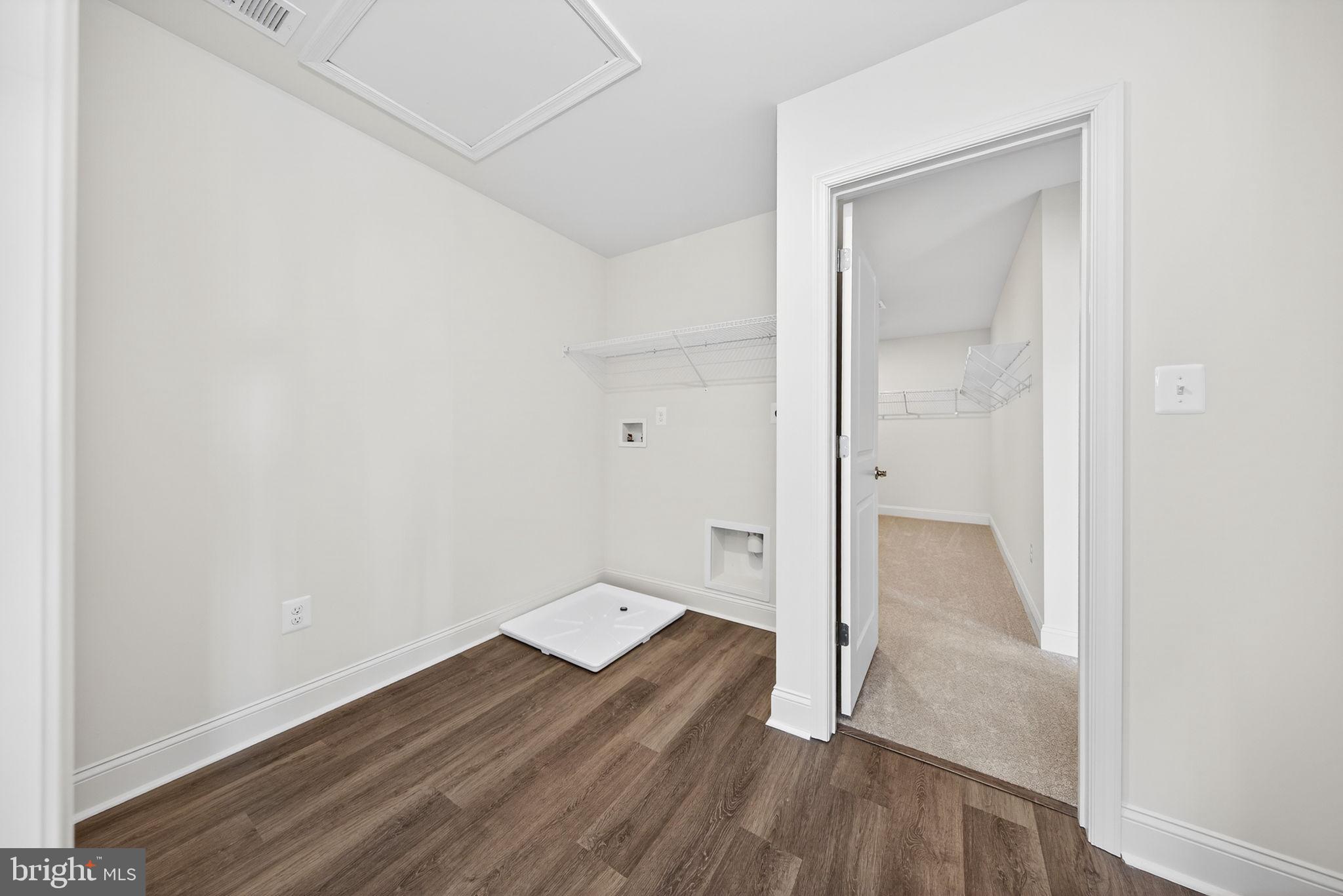 CANAAN WOODS - Residential