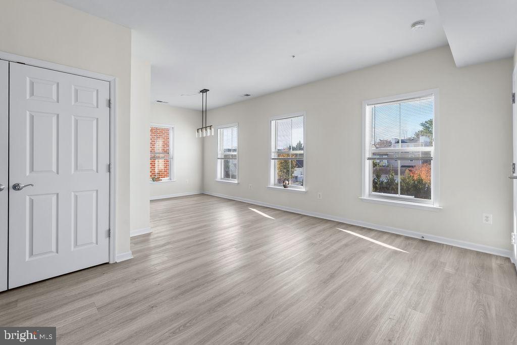 URBANA - Residential Lease