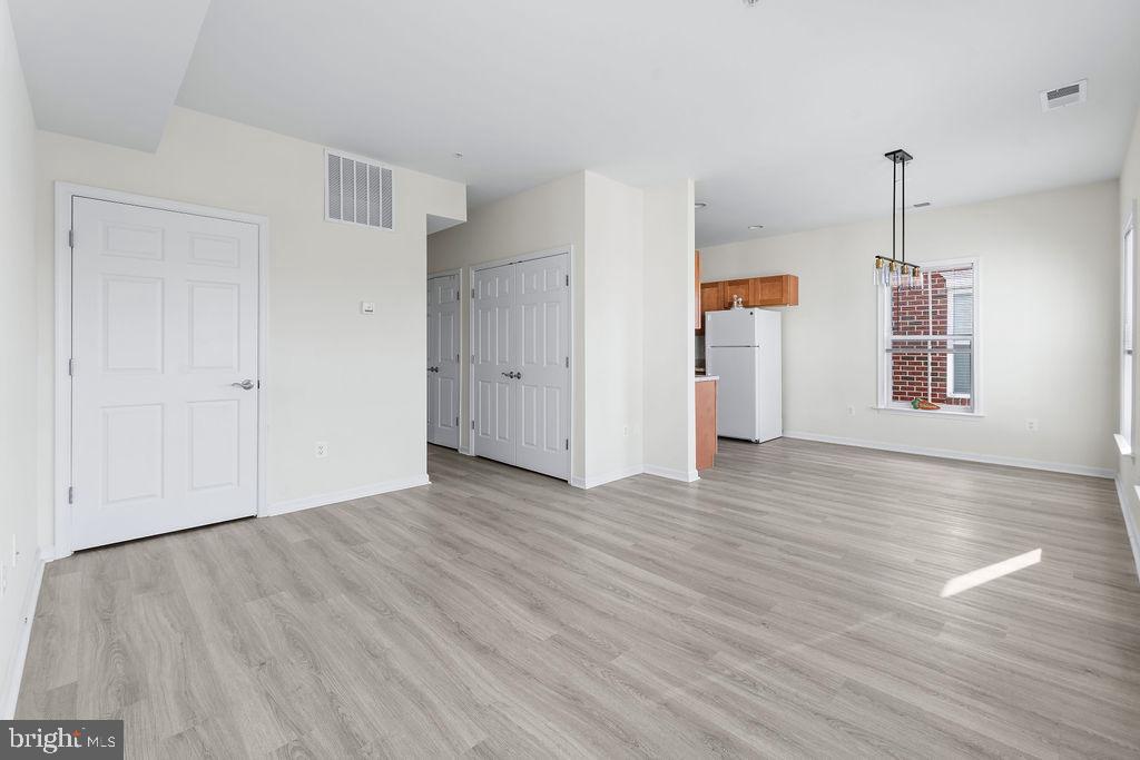 URBANA - Residential Lease