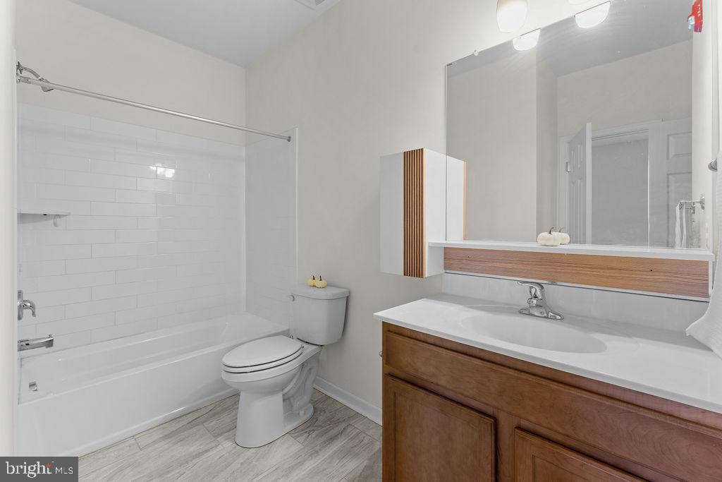 URBANA - Residential Lease