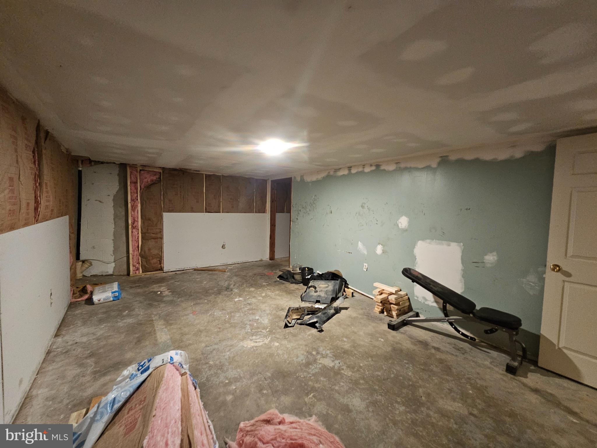 BURLINGTON - Residential