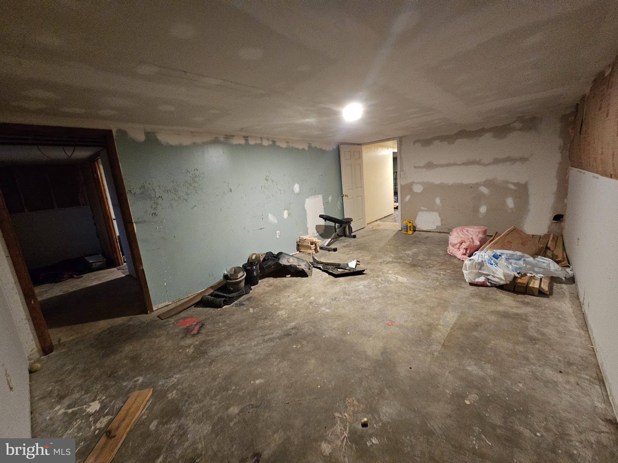 BURLINGTON - Residential