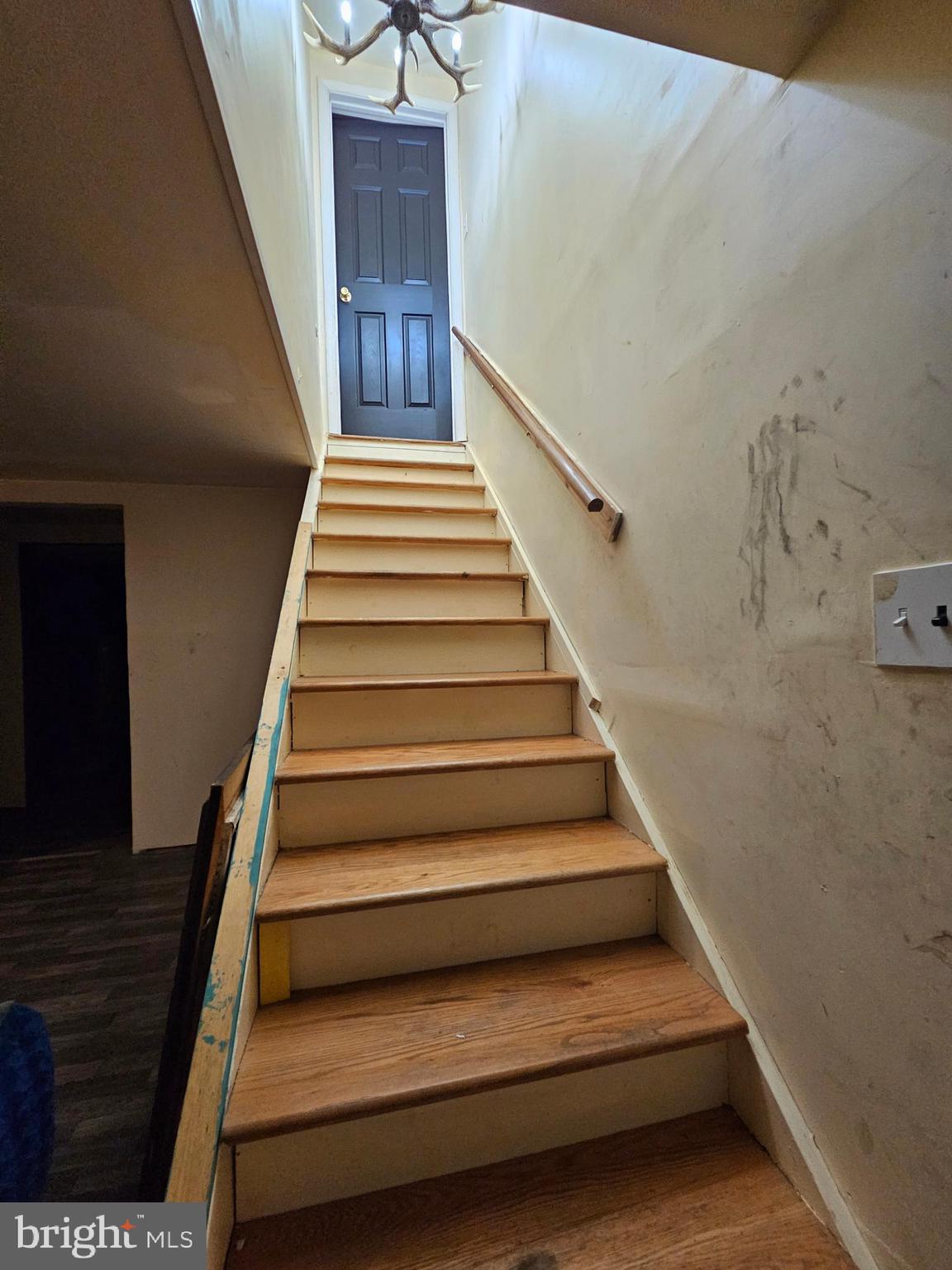 BURLINGTON - Residential