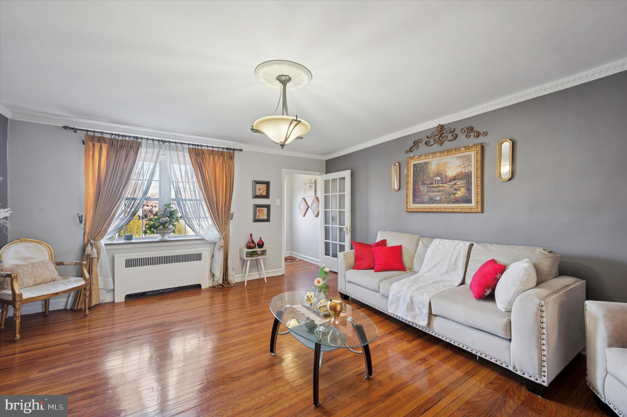 OXFORD CIRCLE - Residential