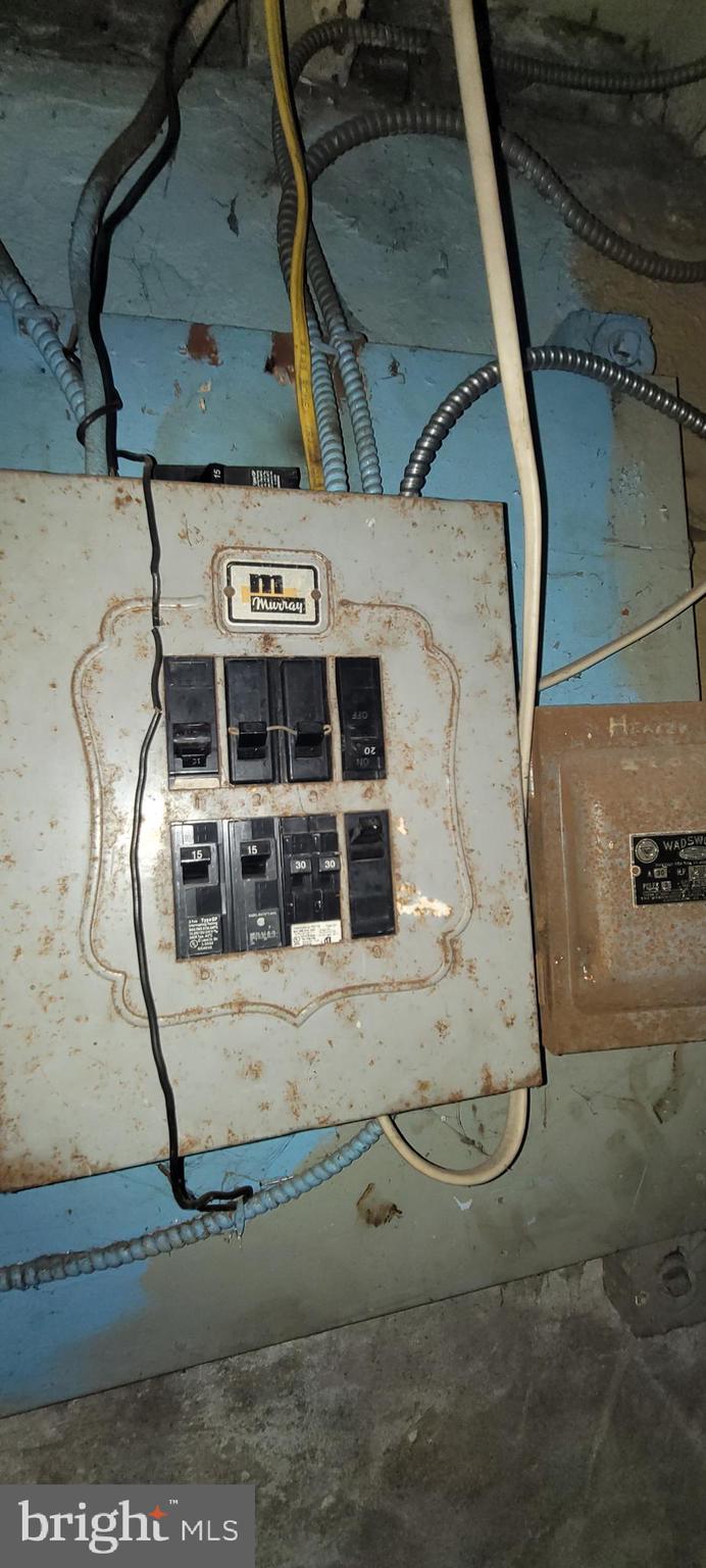 DICKINSON NARROWS - Residential