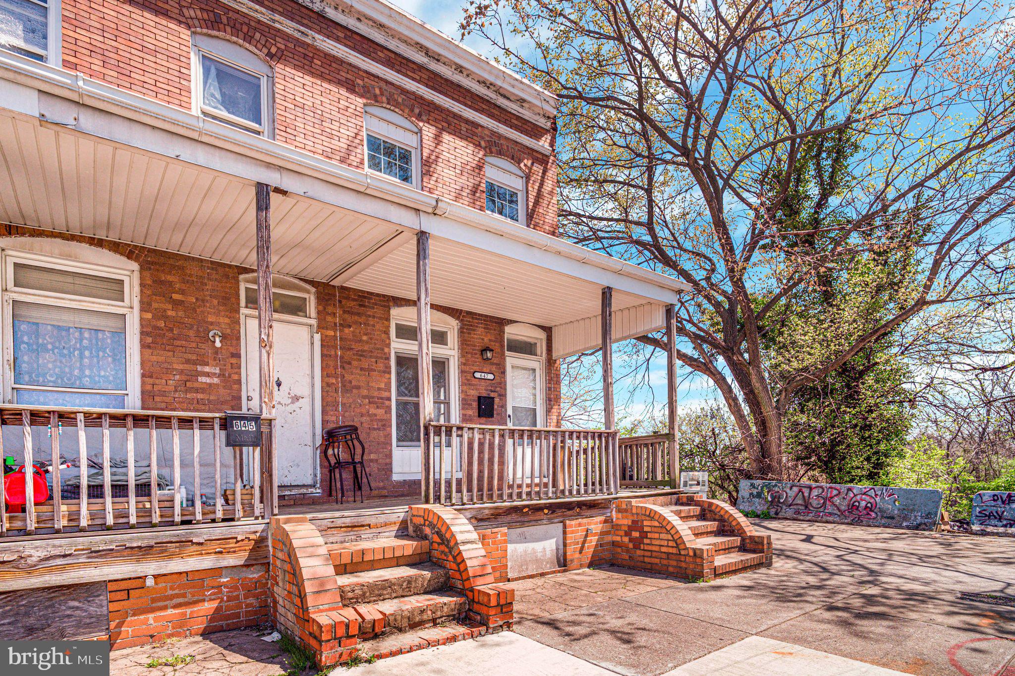 647 S PULASKI STREET