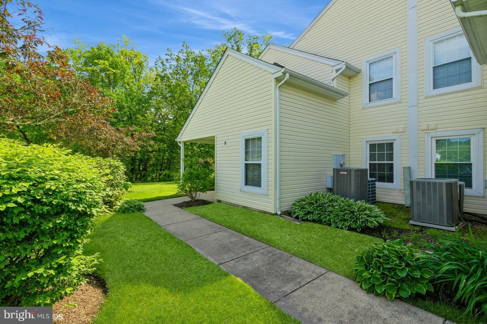 VILLAGE SHIRES - Residential Lease