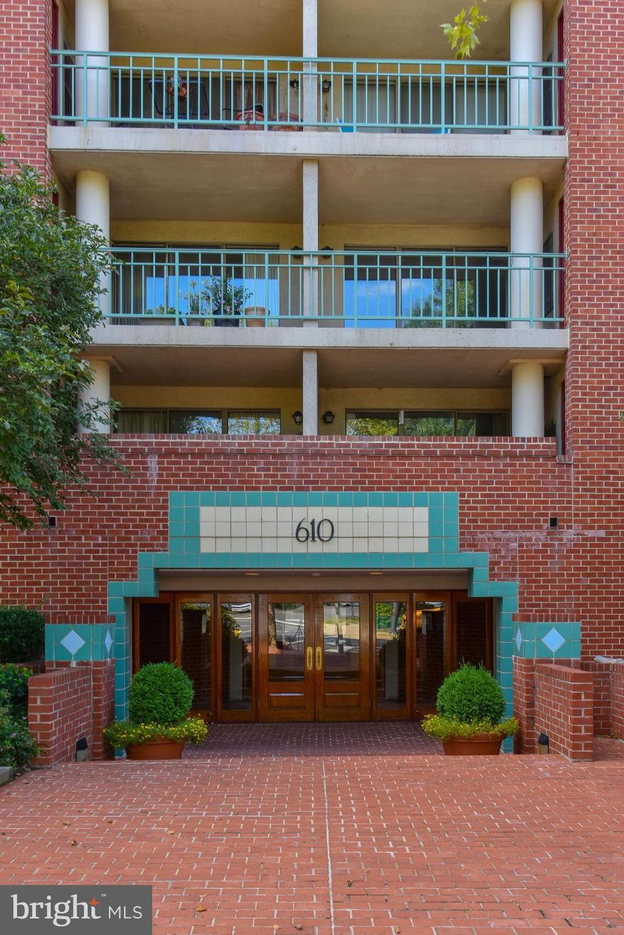 2nd floor Colecroft Station condo.  Upgraded kitchen with quartz counters, white cabinets. glass tile backsplash, open to dining rm and living rm with large walkout patio.  Master BR boasts ample closet space and natural light fr corner windows.  W/D in unit, garage spot, steps to Braddock metro. Short walk to Old Town and Del Ray shops/restaurants. Pets ok.  Offers, if any, due 3/15 at 12p.