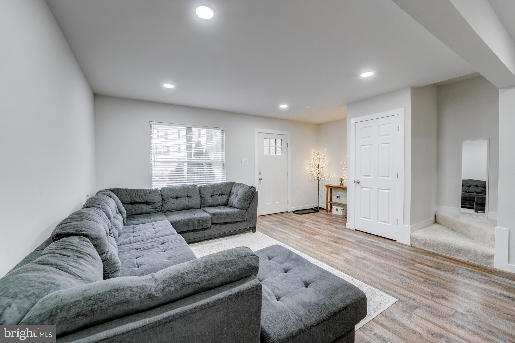 RIVERCHASE CONDOS - Residential