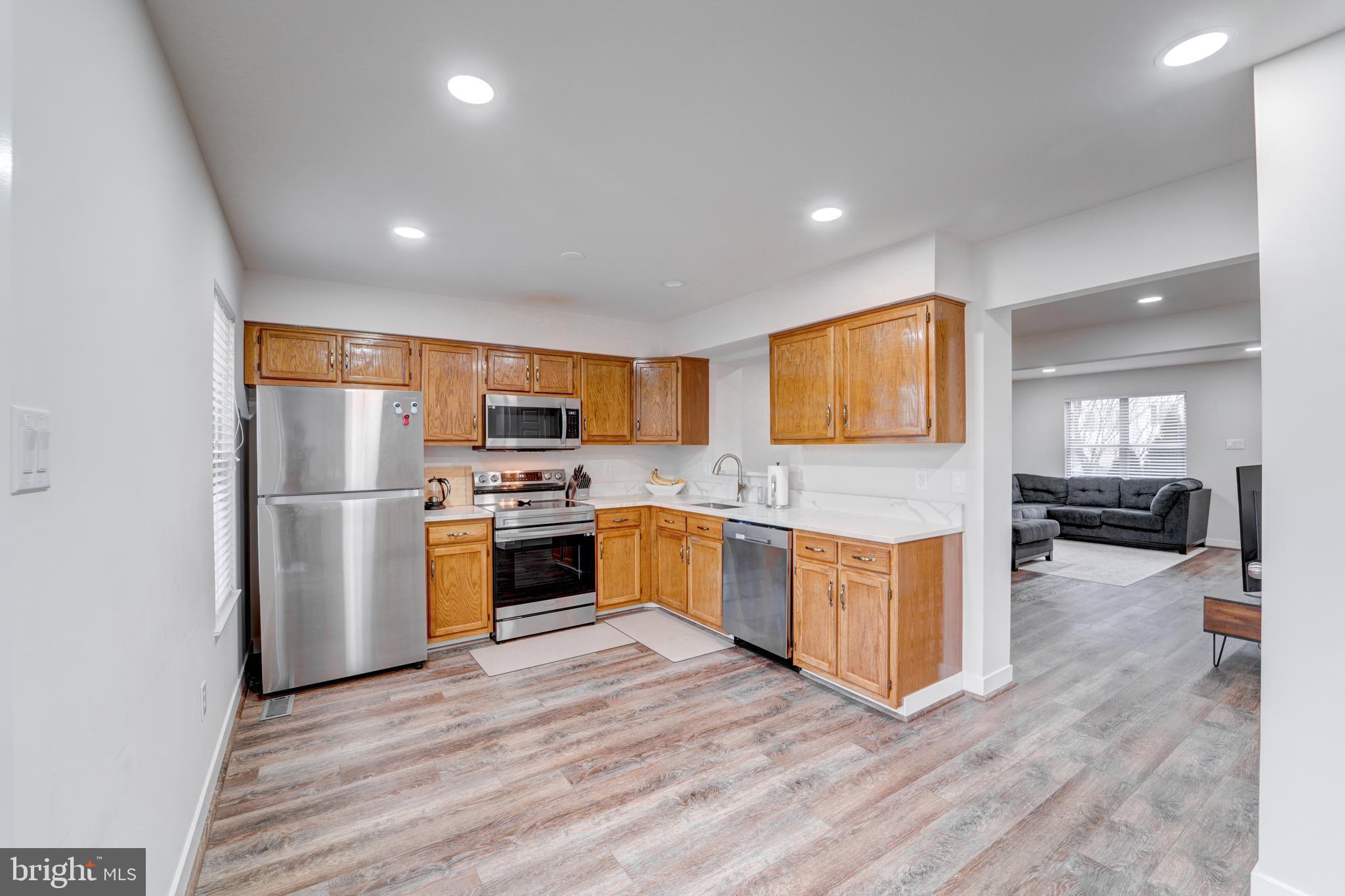 RIVERCHASE CONDOS - Residential