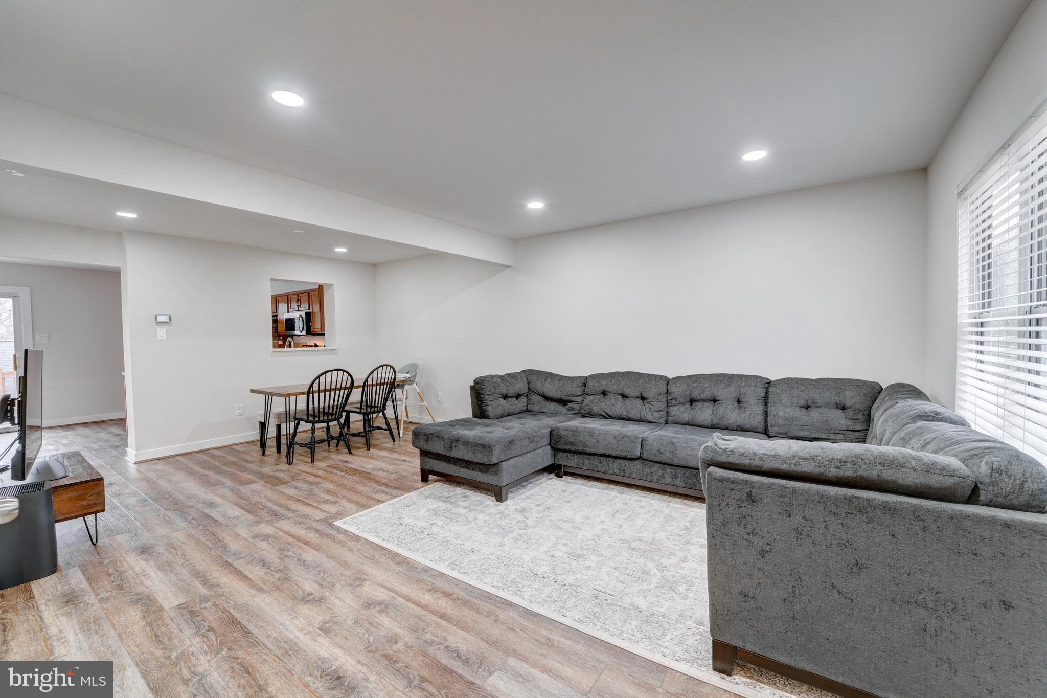 RIVERCHASE CONDOS - Residential