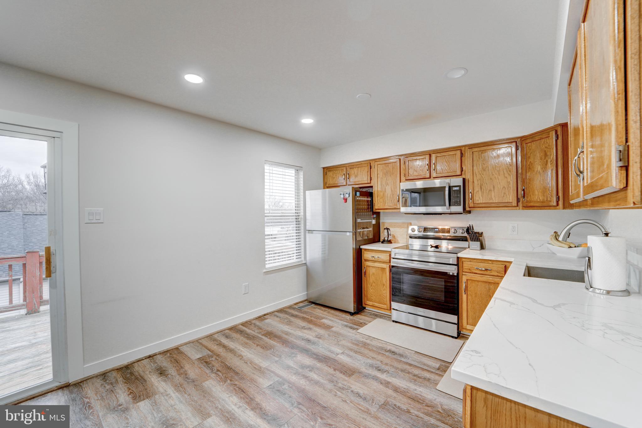 RIVERCHASE CONDOS - Residential